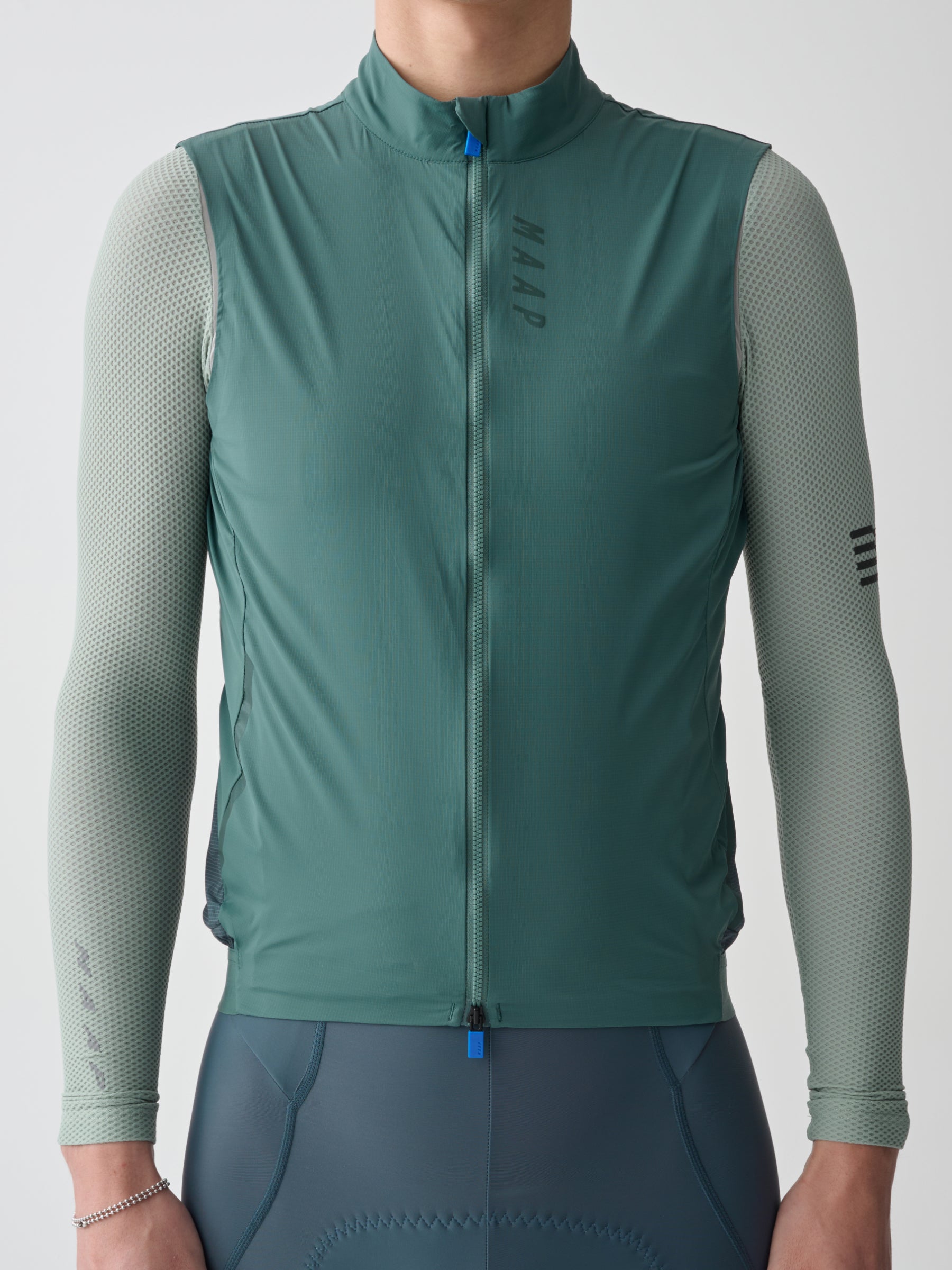 FLOW VEST - BALSAM GREEN